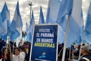 Organizaciones políticas y gremiales demandaron "recuperar la soberanía" sobre el río Paraná