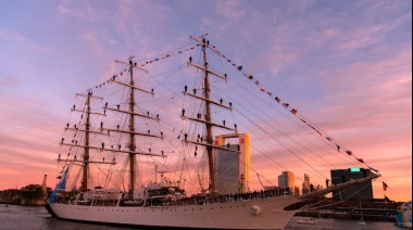 La fragata Libertad arribó a Buenos Aires tras el viaje de instrucción por América y Europa