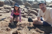 Una nena de 9 años encontró restos de dos gliptodontes de 3 millones de años de antigüedad