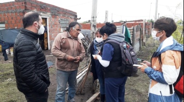 Equipos sanitarios asisten barrios afectados por el temporal en Bahía Blanca