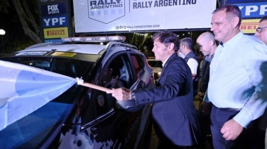 Kicillof participó de la largada promocional del Rally Argentino” y el “Rally Mar y Sierras”