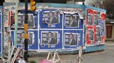 En Chivilcoy prohibieron pegar afiches de publicidad política en calles, plazas y parques