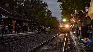Luego de casi 30 años, el tren a Rosario incorporó una parada en la localidad de Lima