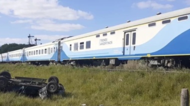 Un tren que se dirigía a Dolores arrolló una camioneta y su conductor falleció