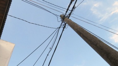 Mar del Plata: un hombre murió al caer de un poste de luz cuando intentaba sustraer cables