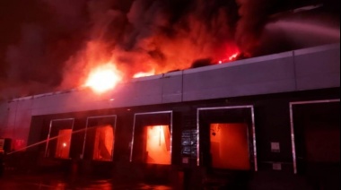 Incendio y derrumbe en una panificadora de San Fernando