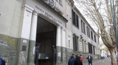 Un alumno fue atacado a golpes en una escuela de La Plata y terminó internado