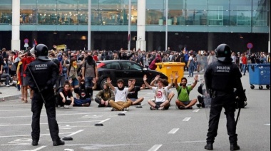 Manifestantes bloquean el aeropuerto “El Prat” por condenas a independentistas