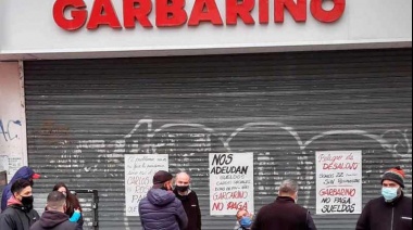 Trabajadores de la sucursal Lanús de Garbarino, reclamaron por falta de pago de sueldos