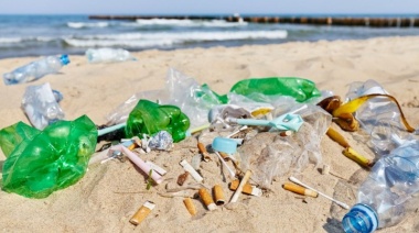 Según un censo, el plástico está presente en 7 de cada 10 residuos en la costa bonaerense