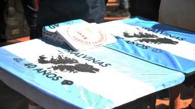 Homenaje: colocan banderas con las Malvinas en las playas de Mar del Plata