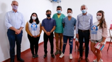 Kicillof, Gollan y Cagliardi visitaron un operativo de vacunación en Berisso