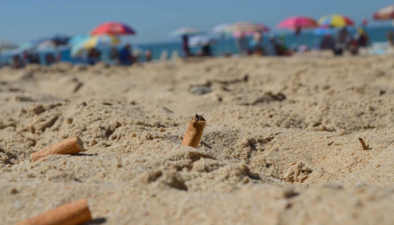 El 84% de los residuos encontrados en las playas bonaerenses son plásticos y las colillas