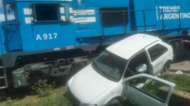 Cerca de Chascomús, un tren de pasajeros arrolló a un auto y dejó un herido grave